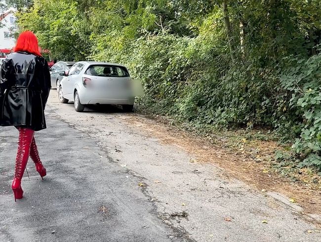 Incontro di strada perverso! Cagna con gli stivali scopa senza preservativo